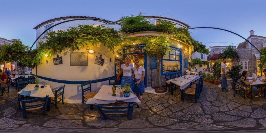 Paradosiakon Taverna on Hydra Island Greece, in the HydraDirect Restaurant Guide