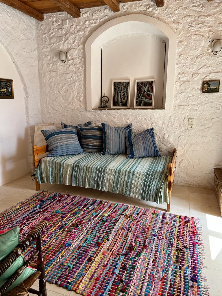 Dolphin House, Hydra holidays, holiday houses to rent on Hydra Island Greece.