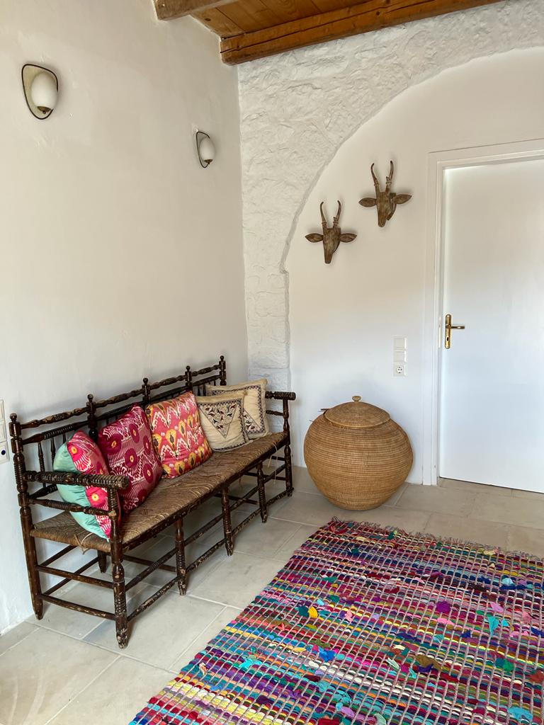 Dolphin House, Hydra holidays, holiday houses to rent on Hydra Island Greece.