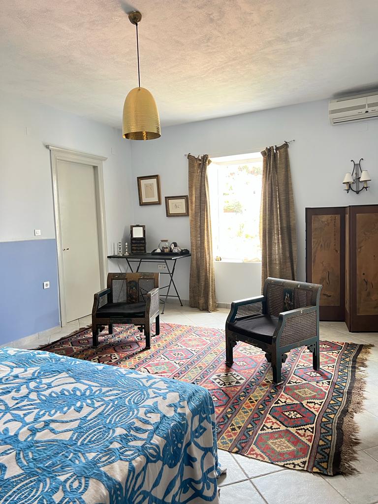 Dolphin House, Hydra holidays, holiday houses to rent on Hydra Island Greece.