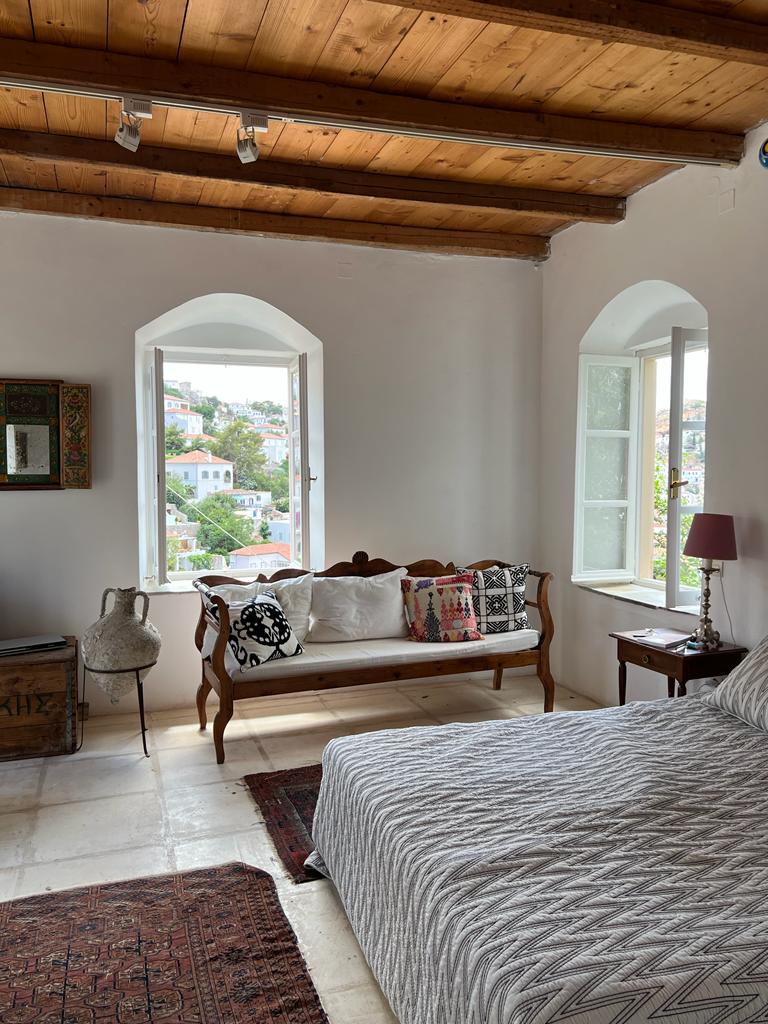 Dolphin House, Hydra holidays, holiday houses to rent on Hydra Island Greece.