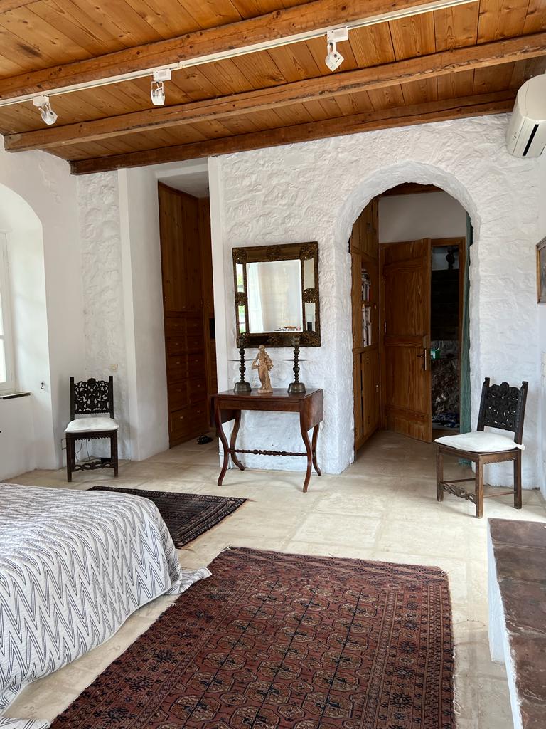 Dolphin House, Hydra holidays, holiday houses to rent on Hydra Island Greece.