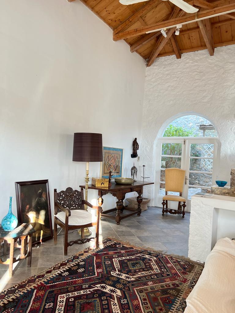 Dolphin House, Hydra holidays, holiday houses to rent on Hydra Island Greece.