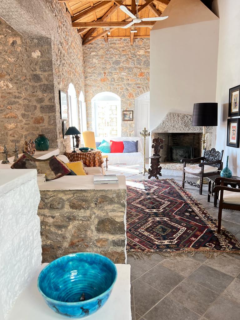 Dolphin House, Hydra holidays, holiday houses to rent on Hydra Island Greece.