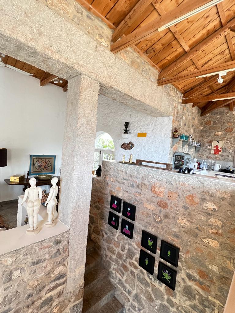 Dolphin House, Hydra holidays, holiday houses to rent on Hydra Island Greece.