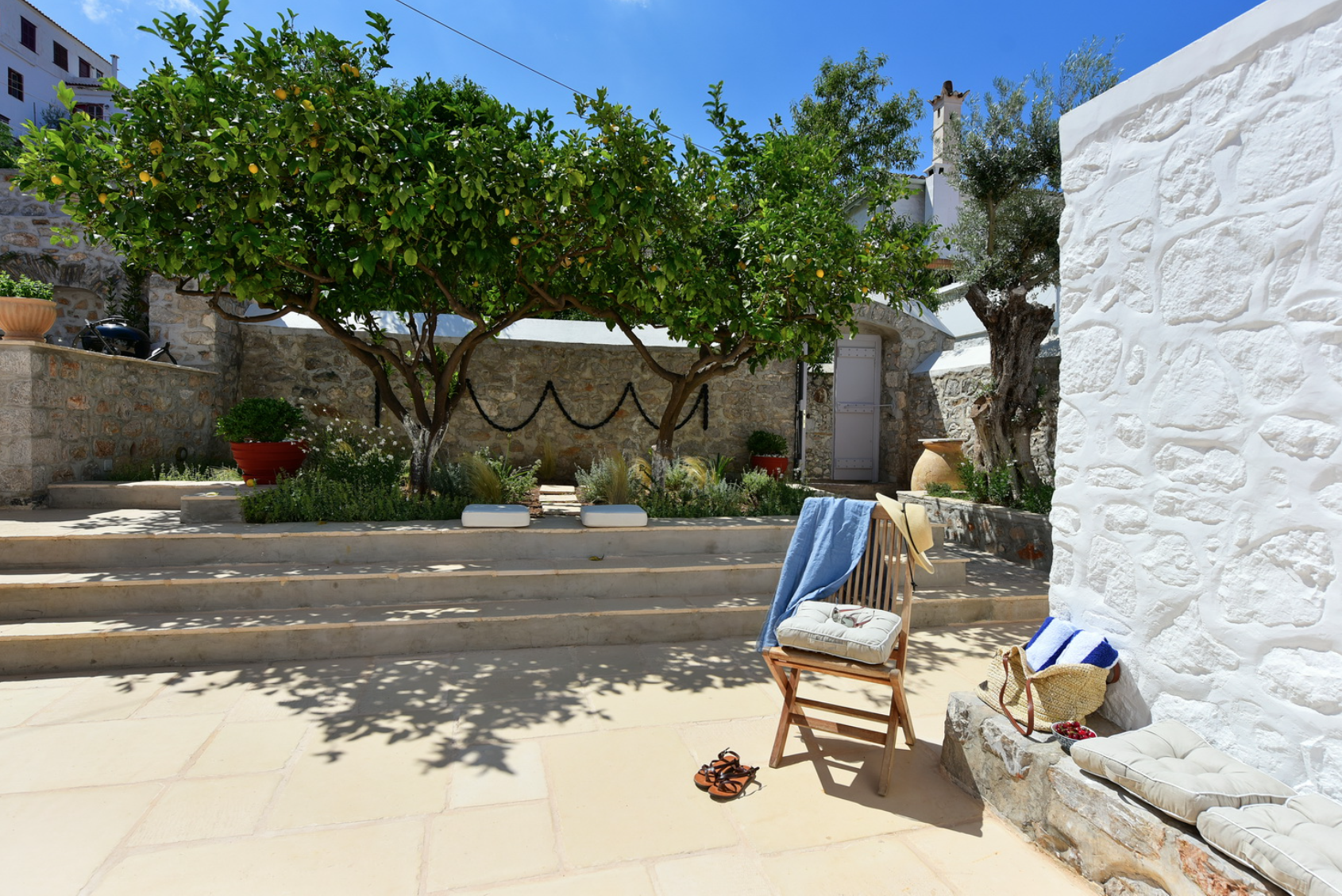 Luxury Captain's Lodge, Kamini holiday house to let on Hydra island Greece, recommended by Hydradirect.