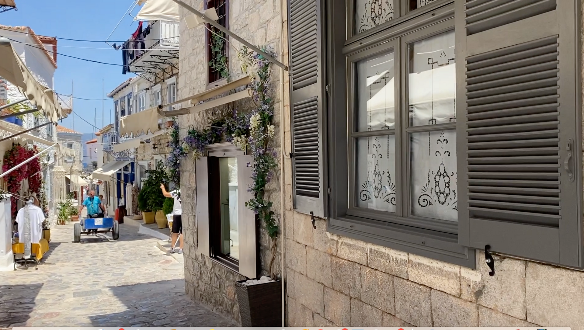 Studio Sunrise to rent in Hydra Town on Hydra Island Greece.