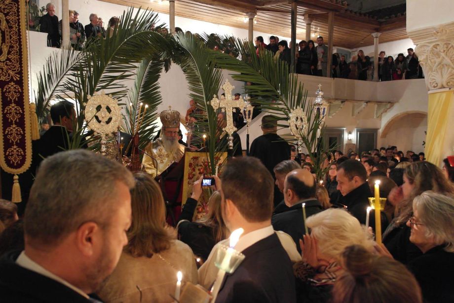 Copyright Spilios Spiliotis Σπήλιος Σπηλιώτης 2015 Megalo Savato, Easter Saturday Midnight Mass Paska celebrations on Hydra Island Greece Megalo Savato, Easter Saturday Midnight Mass. Copyright Spilios Spiliotis Σπήλιος Σπηλιώτης 2015