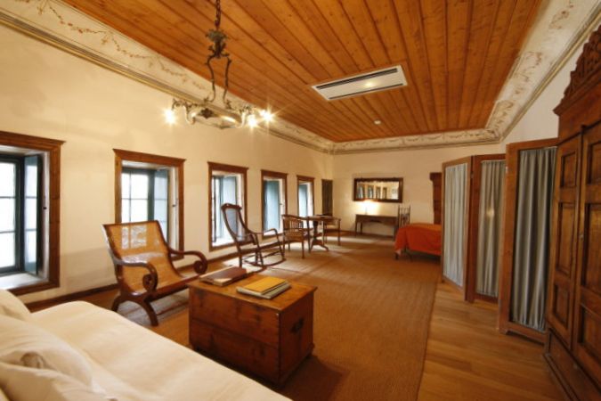 Virani Suite, Bratsera Hotel - Hydra hotels, accommodation on Hydra Island Greece.