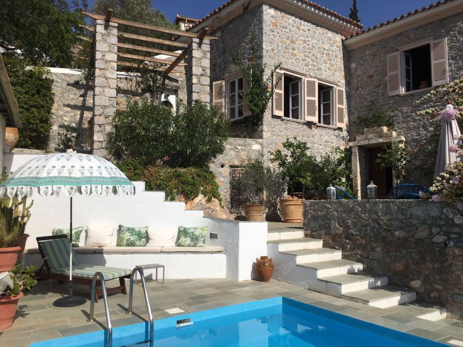 Dolphin House, Hydra holidays, holiday houses to rent on Hydra Island Greece.