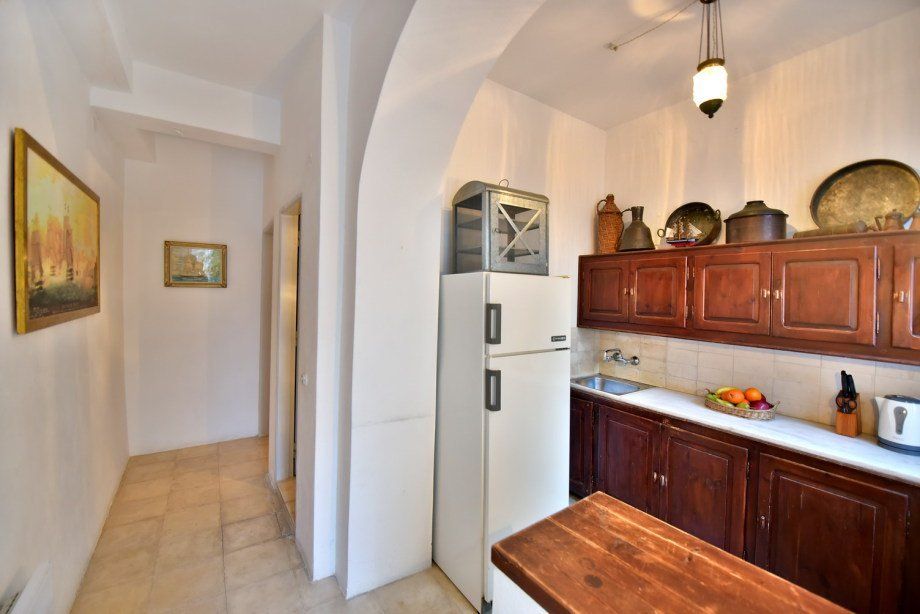 Captain's House Apartment, holiday houses to rent on Hydra Island Greece in town.