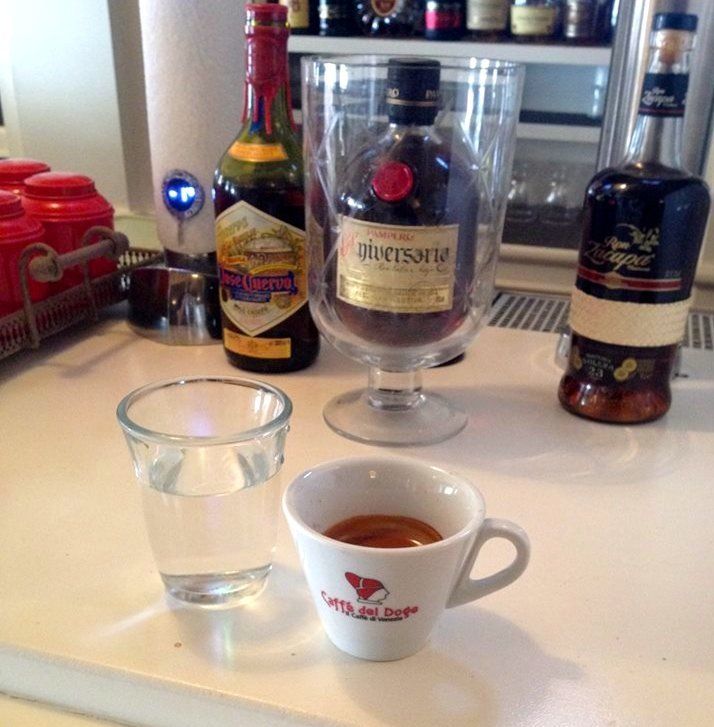 Isalos Cafe & Bar - Hydra restaurant guide from HydraDirect