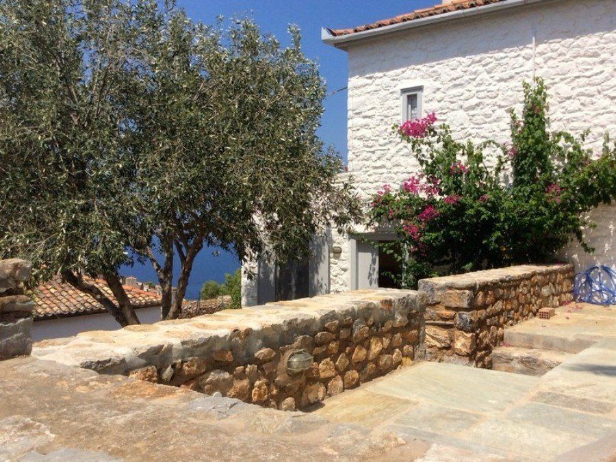 Olive Tree House, full details & book direct Olive Tree House - Private Holiday Houses on Hydra - Accommodation on Hydra Island Greece.