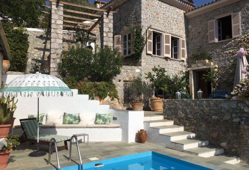 Dolphin House, full details & book direct Dolphin House - Private Holiday Houses on Hydra - Accommodation on Hydra Island Greece.