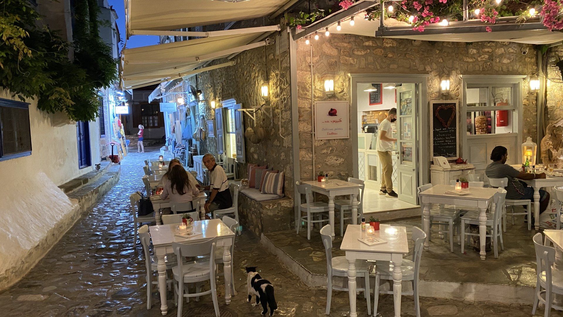 Kai Kremmidi Restaurant on Hydra Island, Greece in the Restaurant Guide from HydraDirect