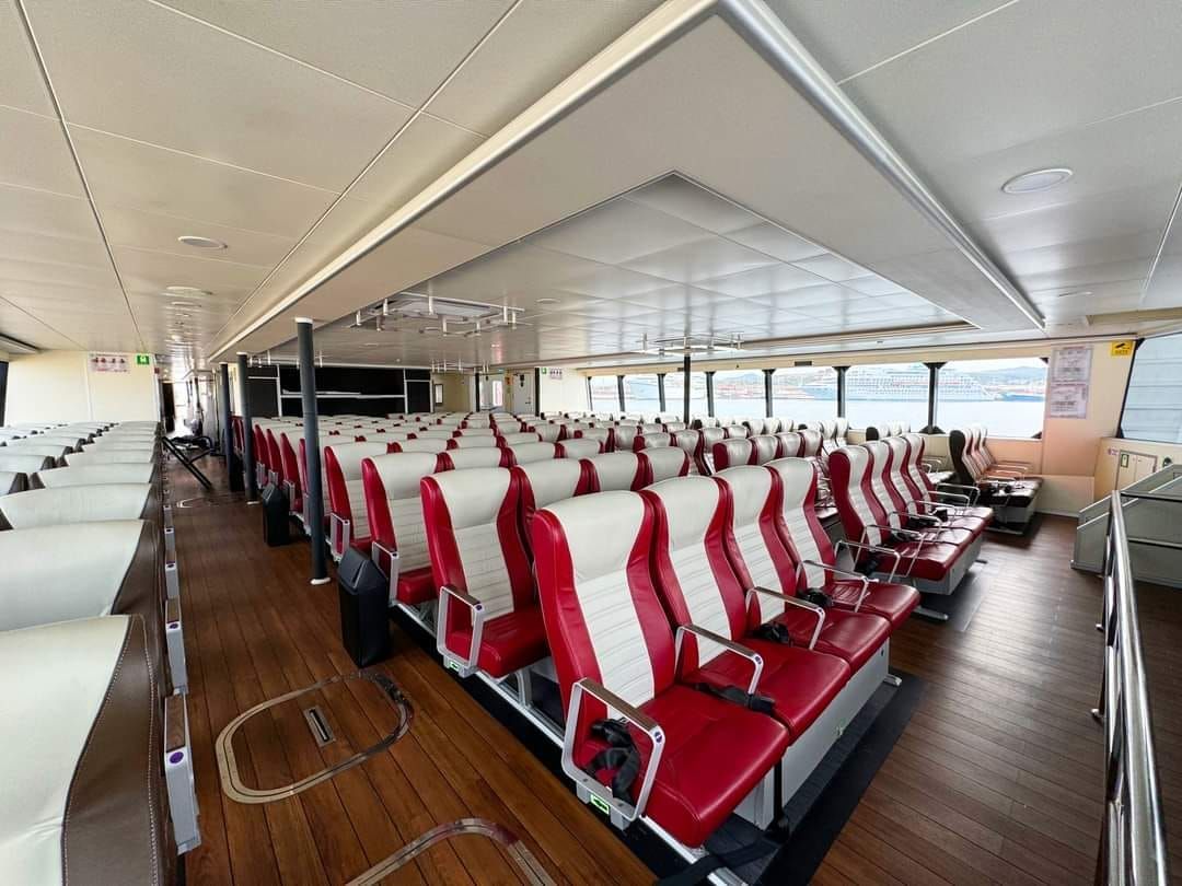 Magic Sea Ferries operate Fastcat passenger ferries connecting Piraeus to Hydra via Aegina.