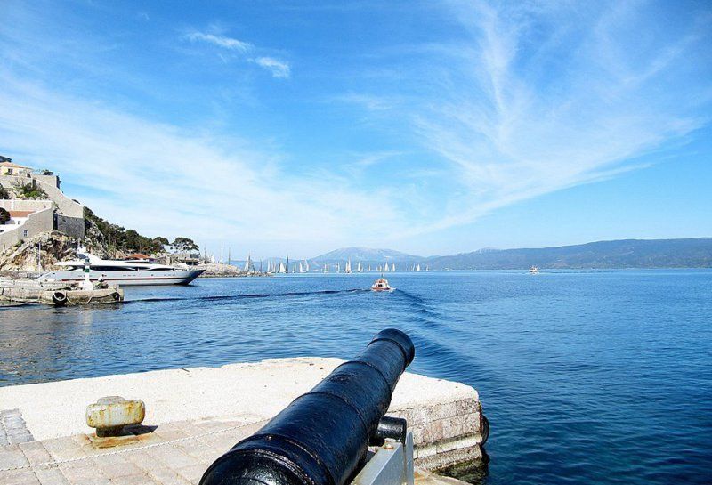 Yachts & Cruisers Sailing to Hydra Island Greece