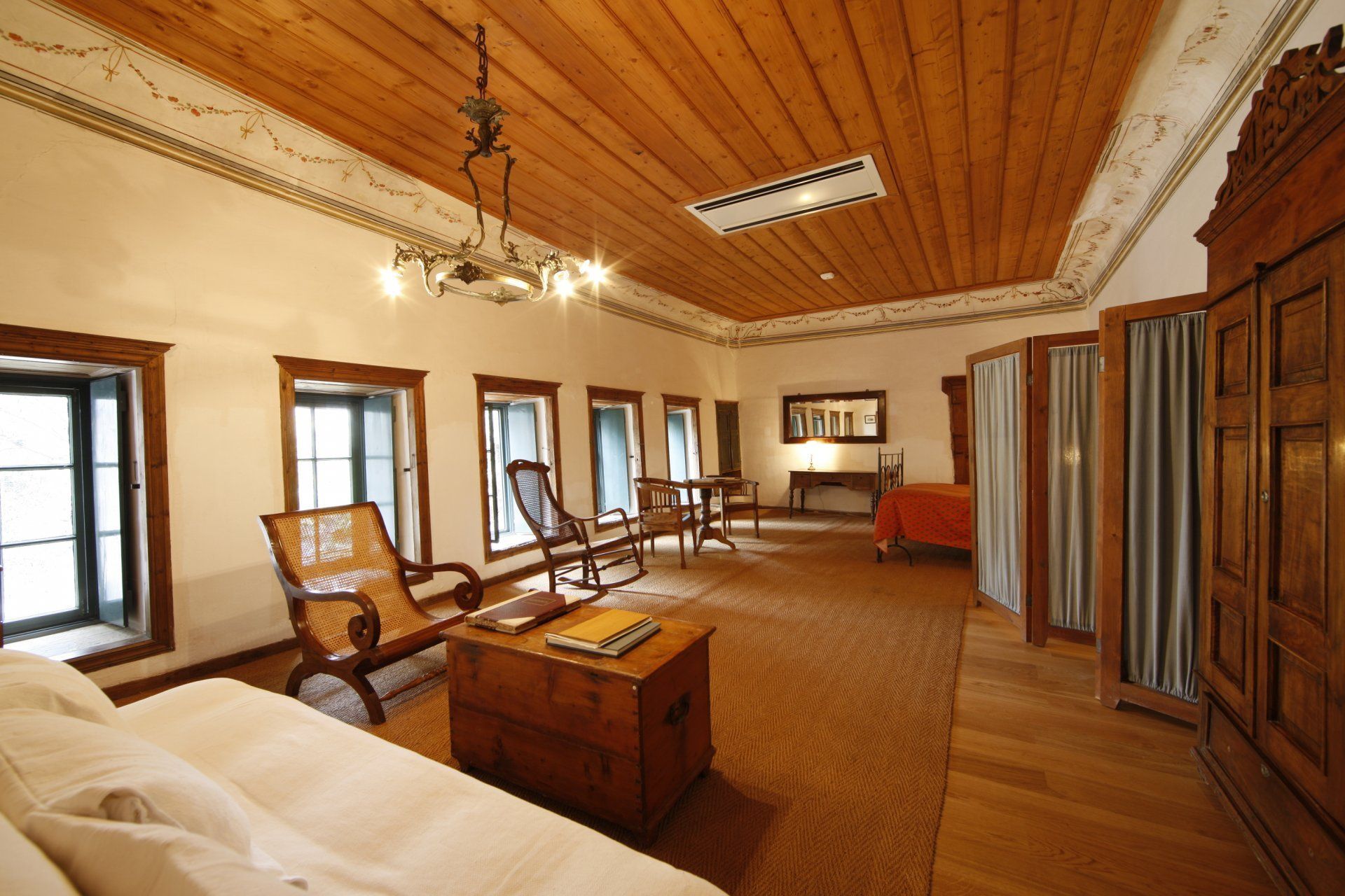 Bratsera Hotel - Hydra hotels, accommodation on Hydra Island Greece.