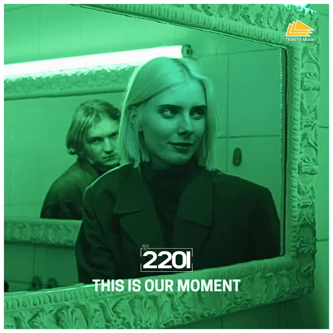 Onlinecover: 2202 - This Is Our Moment