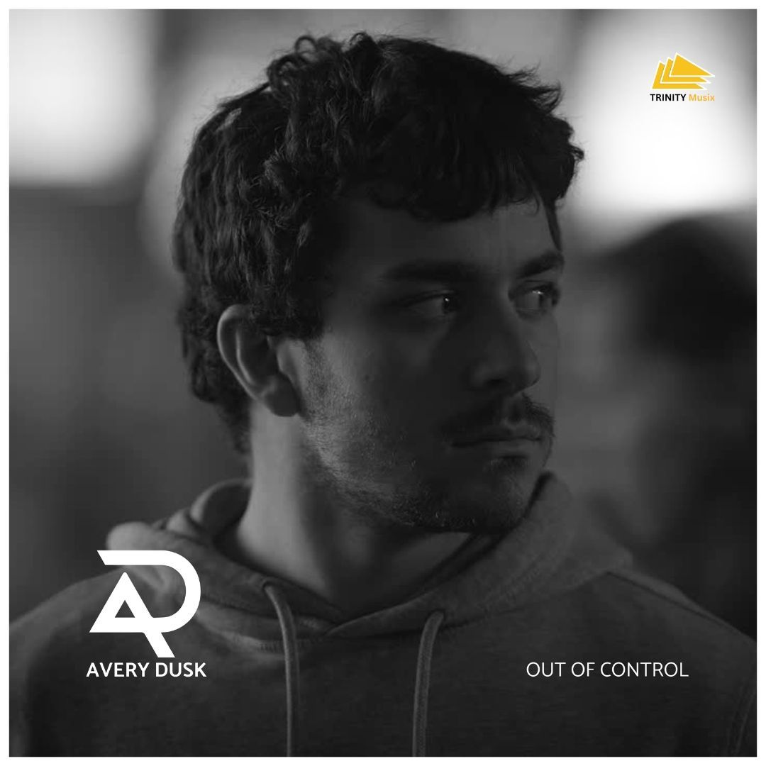 Onlinecover: Avery Dusk - Out Of Control