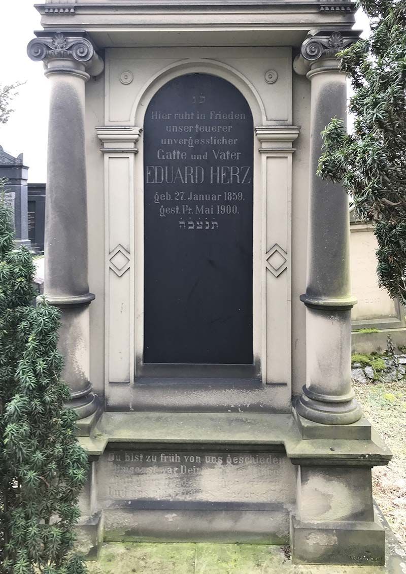 Grab von Eduard Herz Sybil Morel/Bertha Gotthelft: Der jüdische Friedhof in Mannheim.