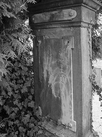 Grabstein von Carl Gotthelft Judentum in Deutschland: Jüdischer Friedhof Kassel.