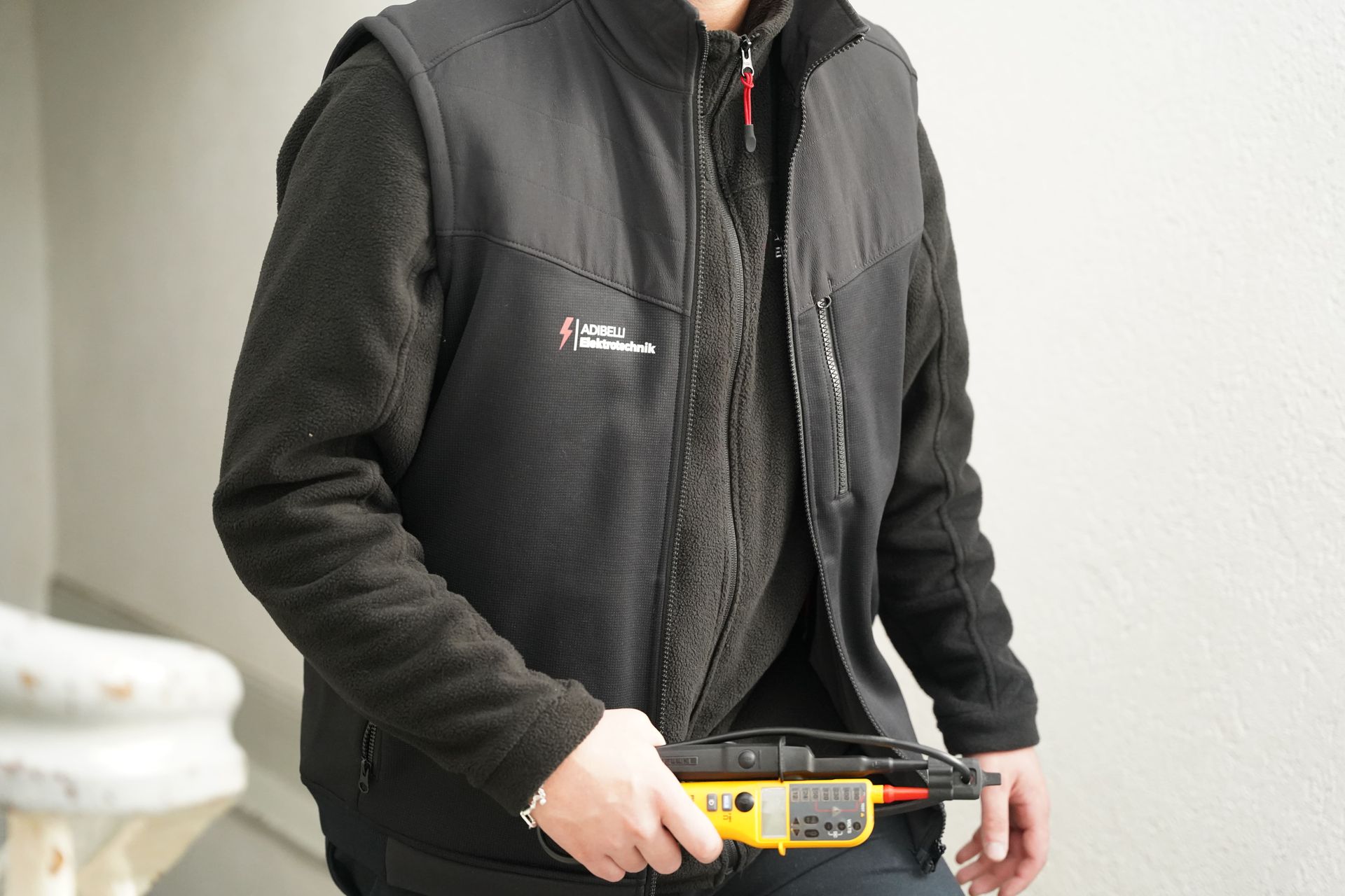 Beleuchtungslösung im Innenbereich mit moderner Elektrotechnik