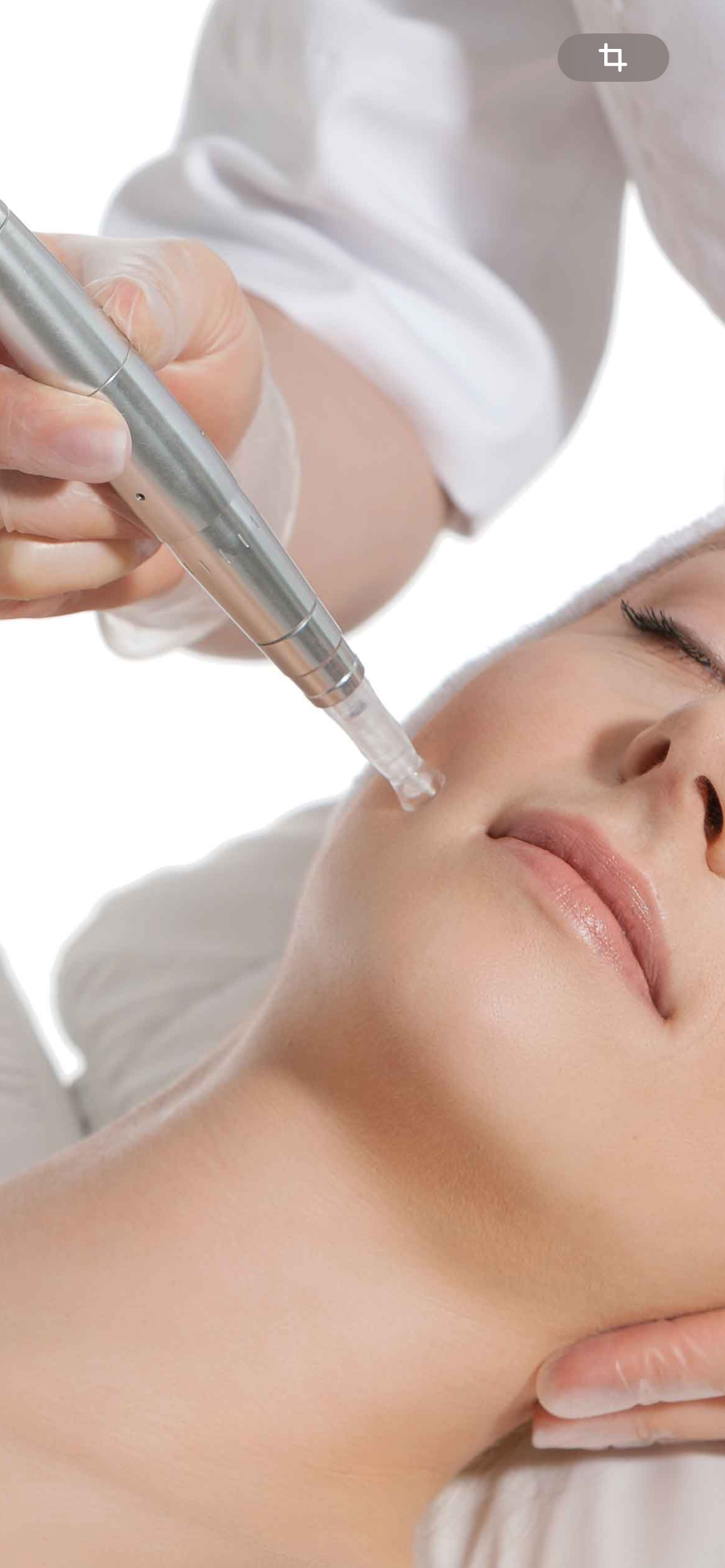 Microneedling - das absolute Maximum an Anti Aging.
Eine nicht-invasive Methode als Problemlösung bei unterschiedlich auftretenden Hautproblemen.