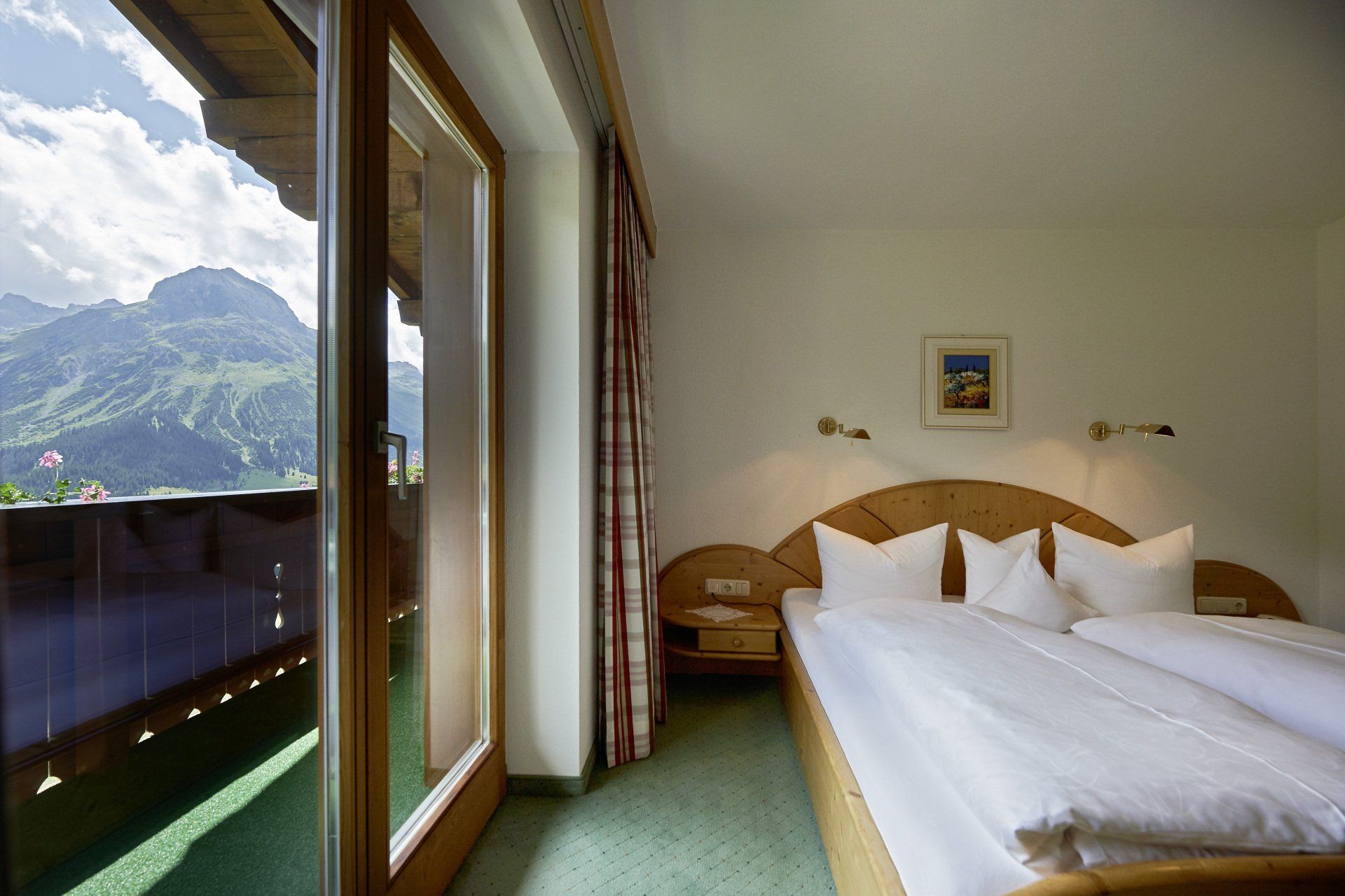 pension-bergland-lech-panorama-doppelzimmer-aussicht