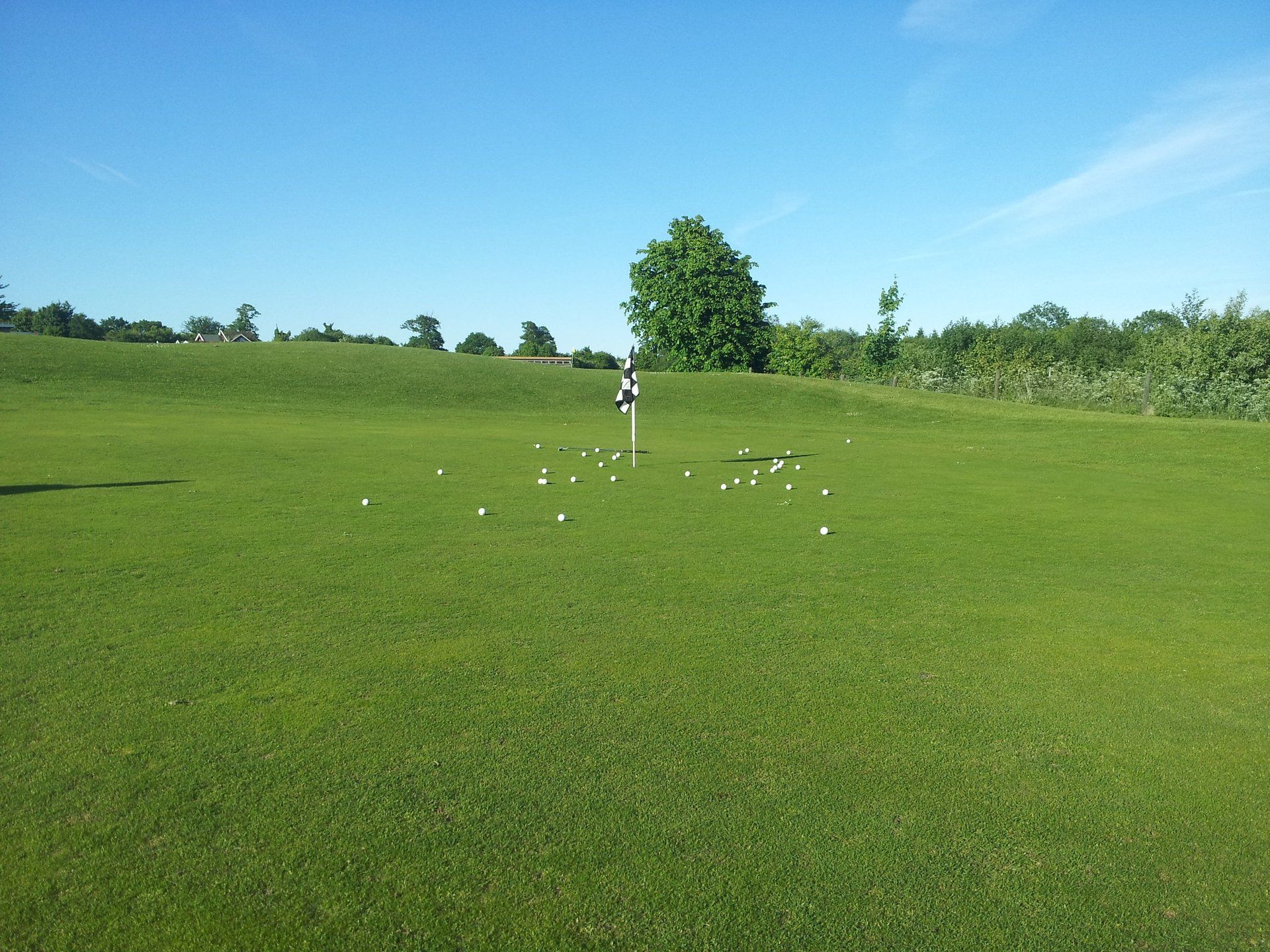 Zur Platz Beschreibung vom GCC Hohwachter Bucht Golf in Hohwacht - 3 km vom Haus Piutti