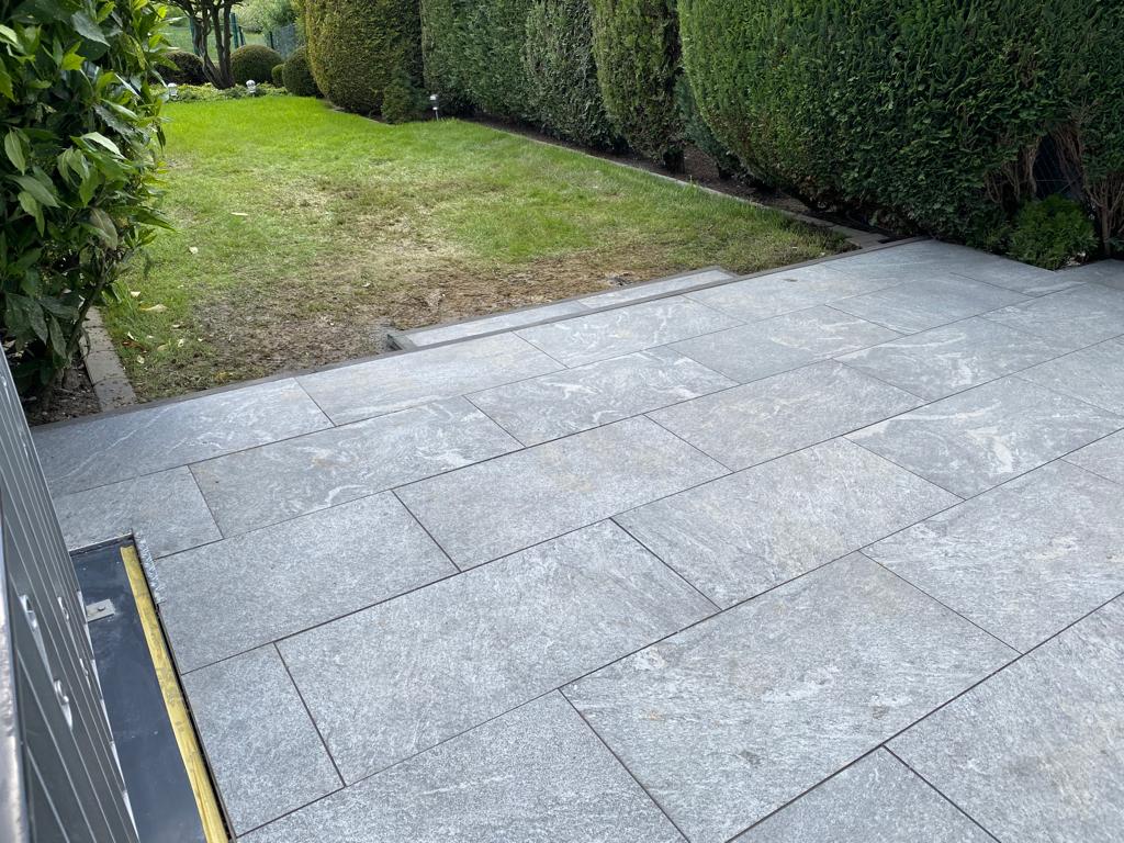 BE Gartenbau Galabau Garten und Landschaftsbau Gartengestaltung München Pflastersteine Pflasterarbeiten Plattenarbeiten Betonplatte Natursteine verlegen 2