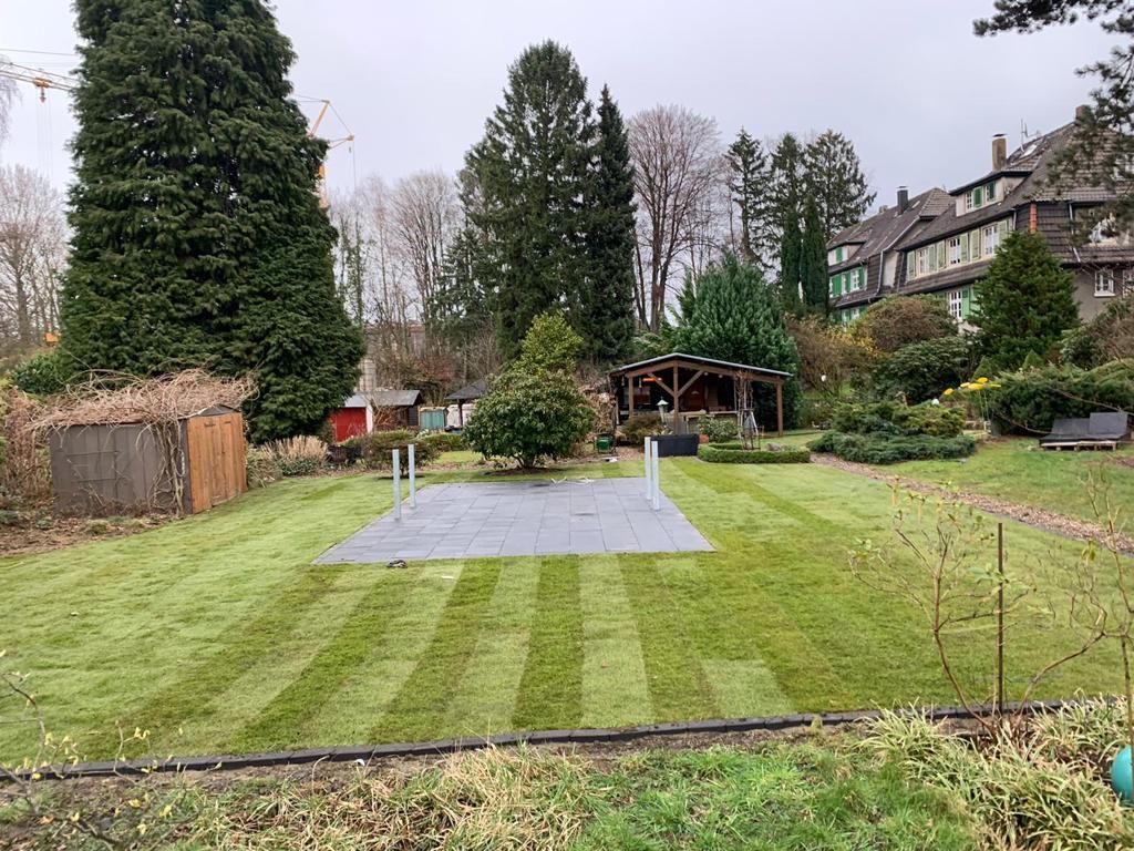 Be Gartenbau München - Garten und Landschaftsbau Galabau Rollrasen verlegen