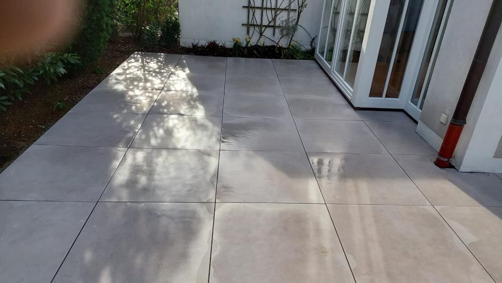 BE Gartenbau Galabau Garten und Landschaftsbau Gartengestaltung München Terrasse Terrasse bauen Natursteinterrasse Holzterrasse Steinterrasse