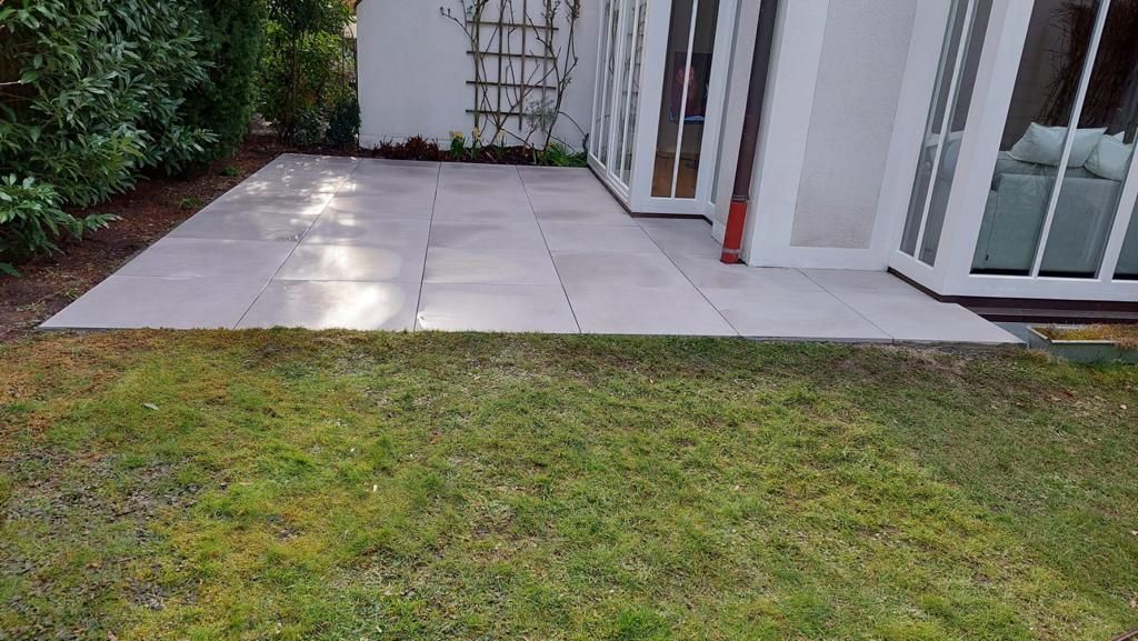 BE Gartenbau Galabau Garten und Landschaftsbau Gartengestaltung München Terrasse Terrasse bauen Natursteinterrasse Holzterrasse Steinterrasse