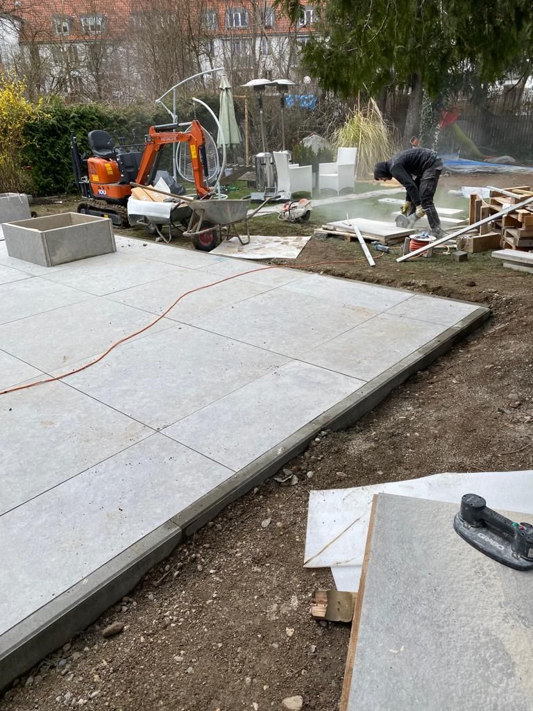 BE Gartenbau Galabau Garten und Landschaftsbau Gartengestaltung München Terrasse Terrasse bauen Natursteinterrasse Holzterrasse Steinterrasse