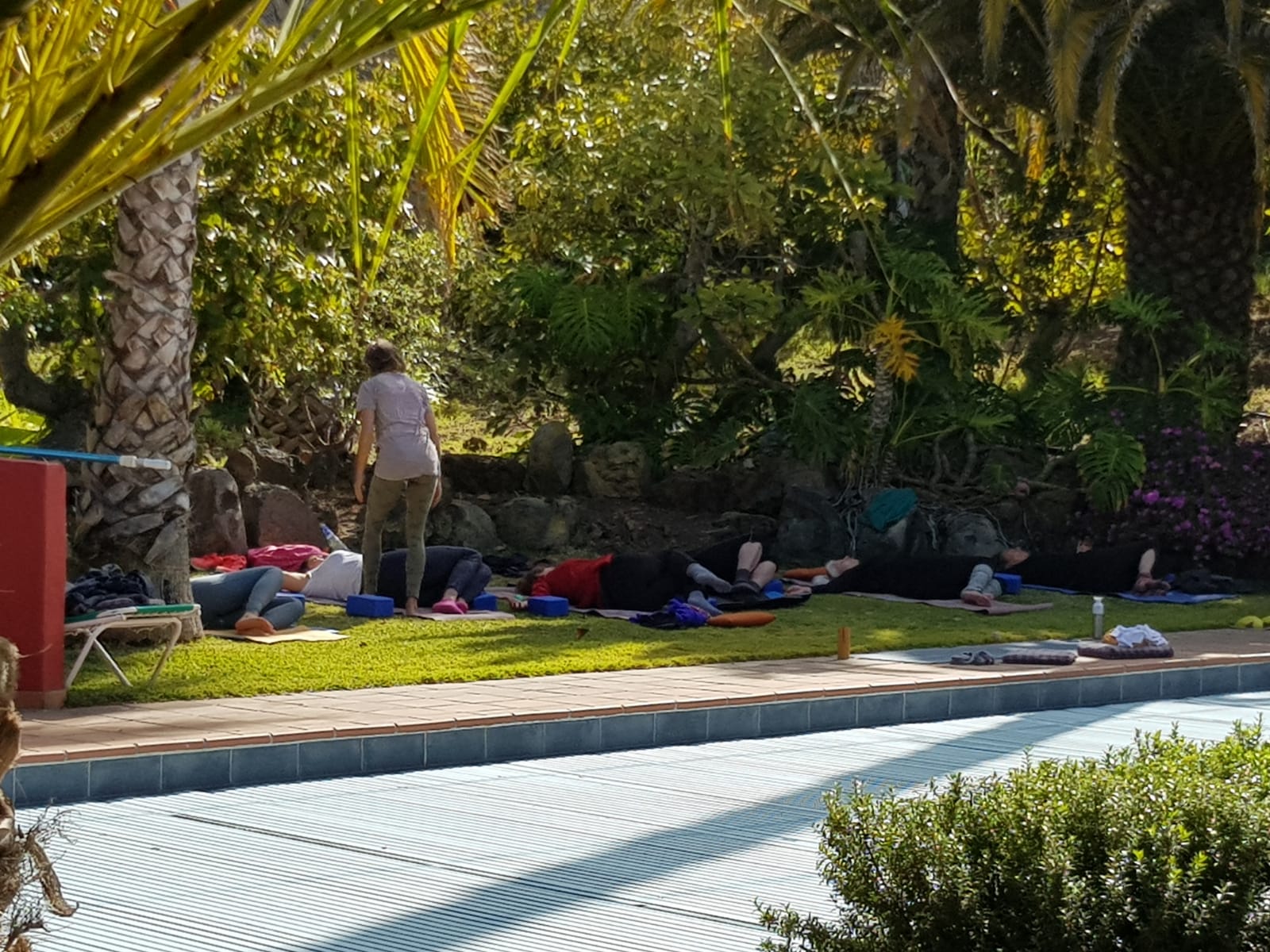 Yoga am Pool