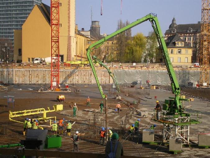 Bodenplatte der Randbebauung 1