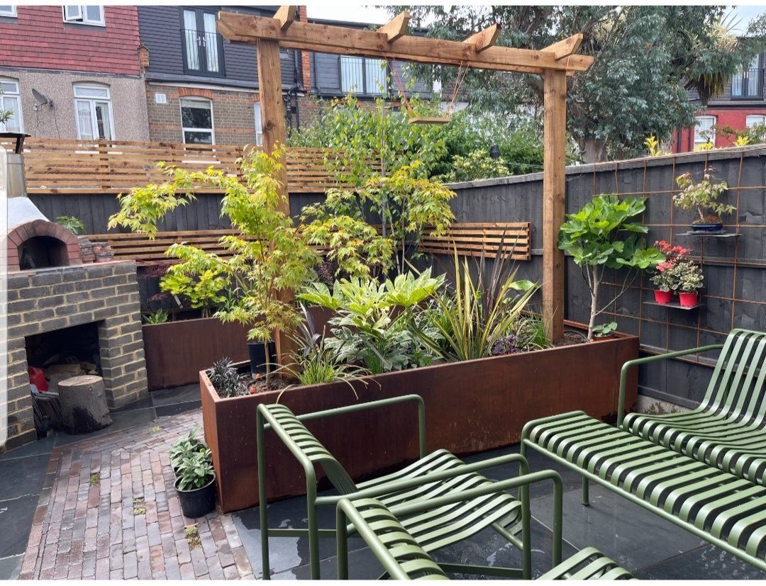 Wildlife friendly garden design with better climate resilience and responsible water use in  mind. Hand drawn designs, plans and illustrations, Oundle, Stamford, Peterborough, London and UK