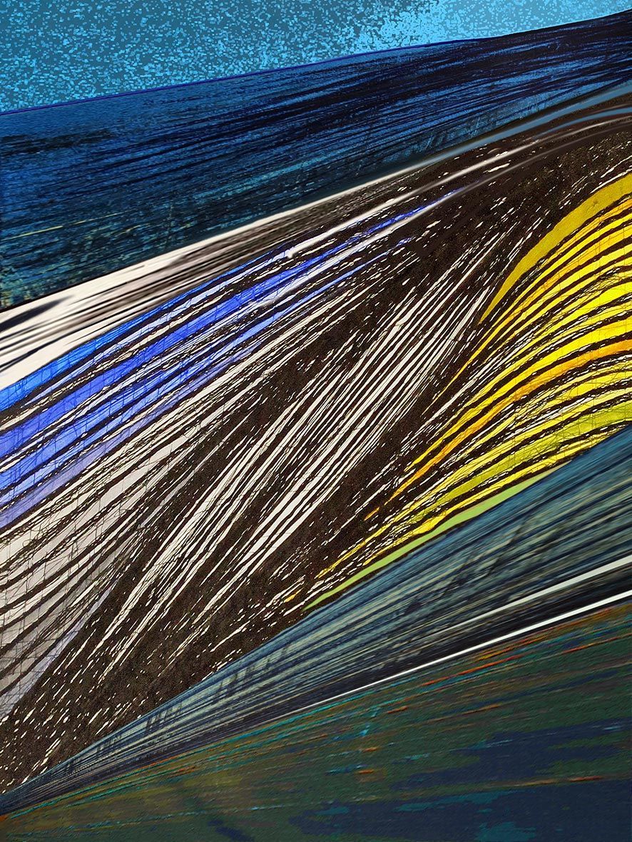 Quer verlaufende Linienstrukturen in farblich unterschiedliche Bildzonen unterteilt. Farblich dominieren Blautöne und gelb braun.