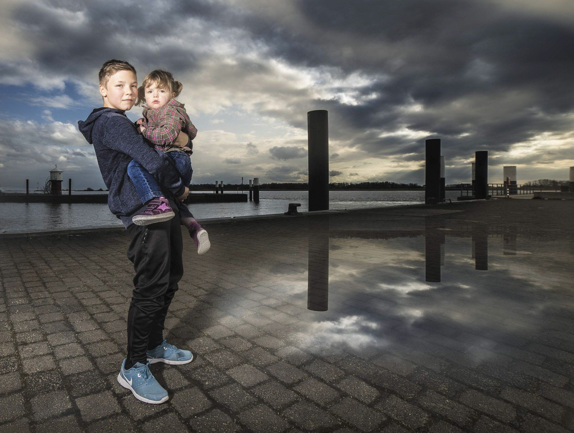 Kindershooting am Hafen von Glückstadt im Sonnenuntergang