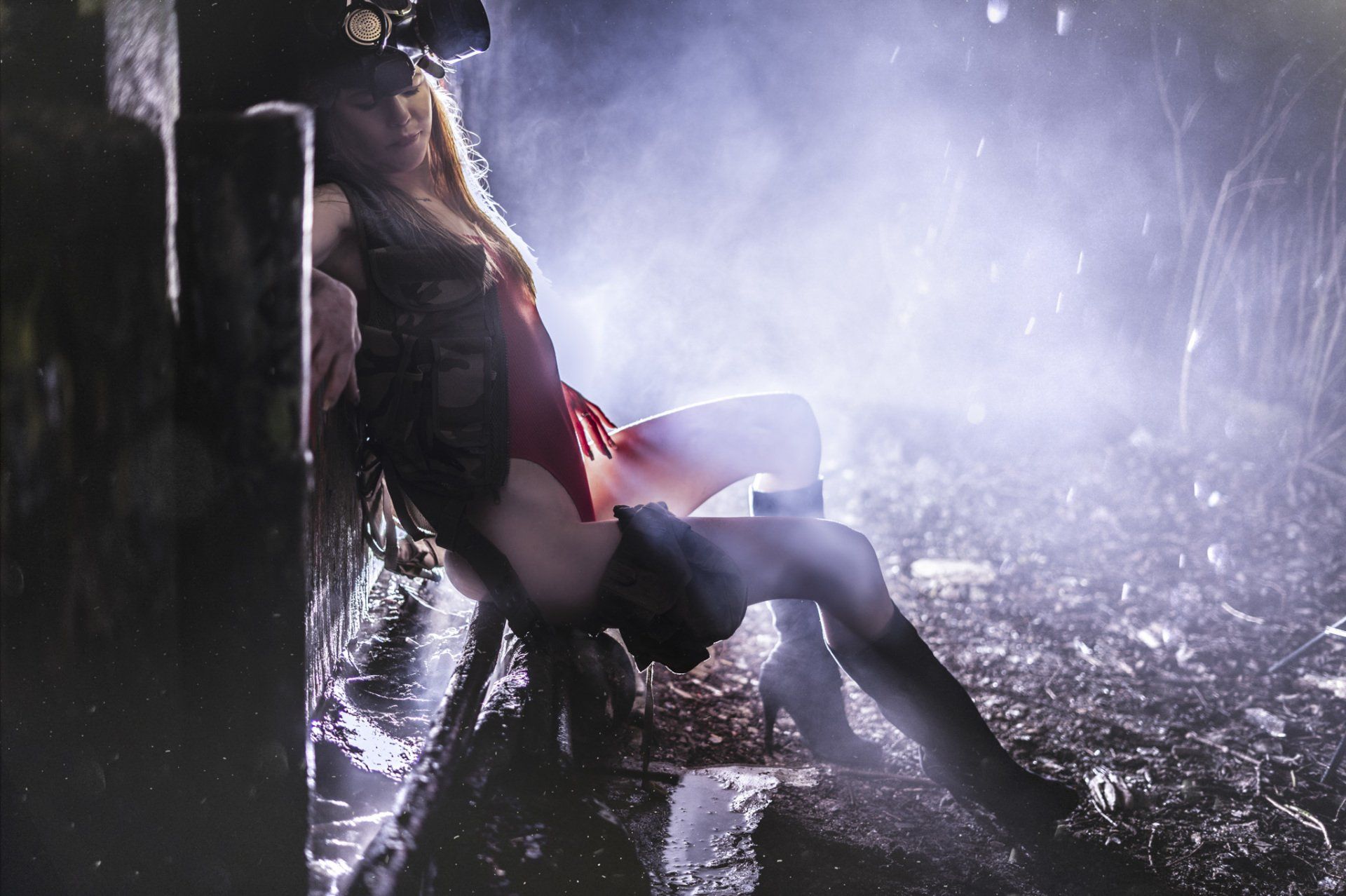 Powerfrauen Gasmasken Endzeit Shooting Dark Art in Itzehoe