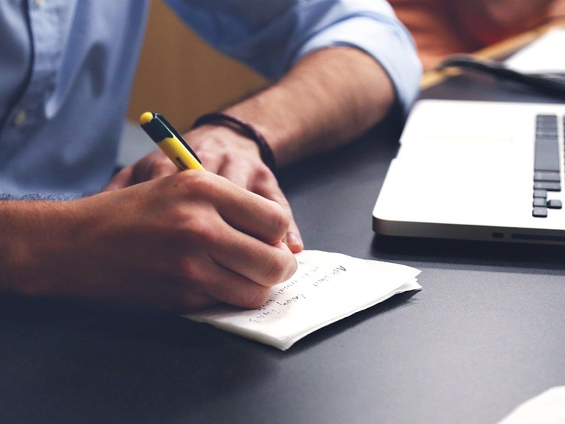 Kurse/Lehrgänge Überlebenstraining/Survival Training AZÜ.SH Pressekontakt Press Ausbildungszentrum für Überlebenstechniken in Schleswig-Holstein Deutschland AZÜ.SH