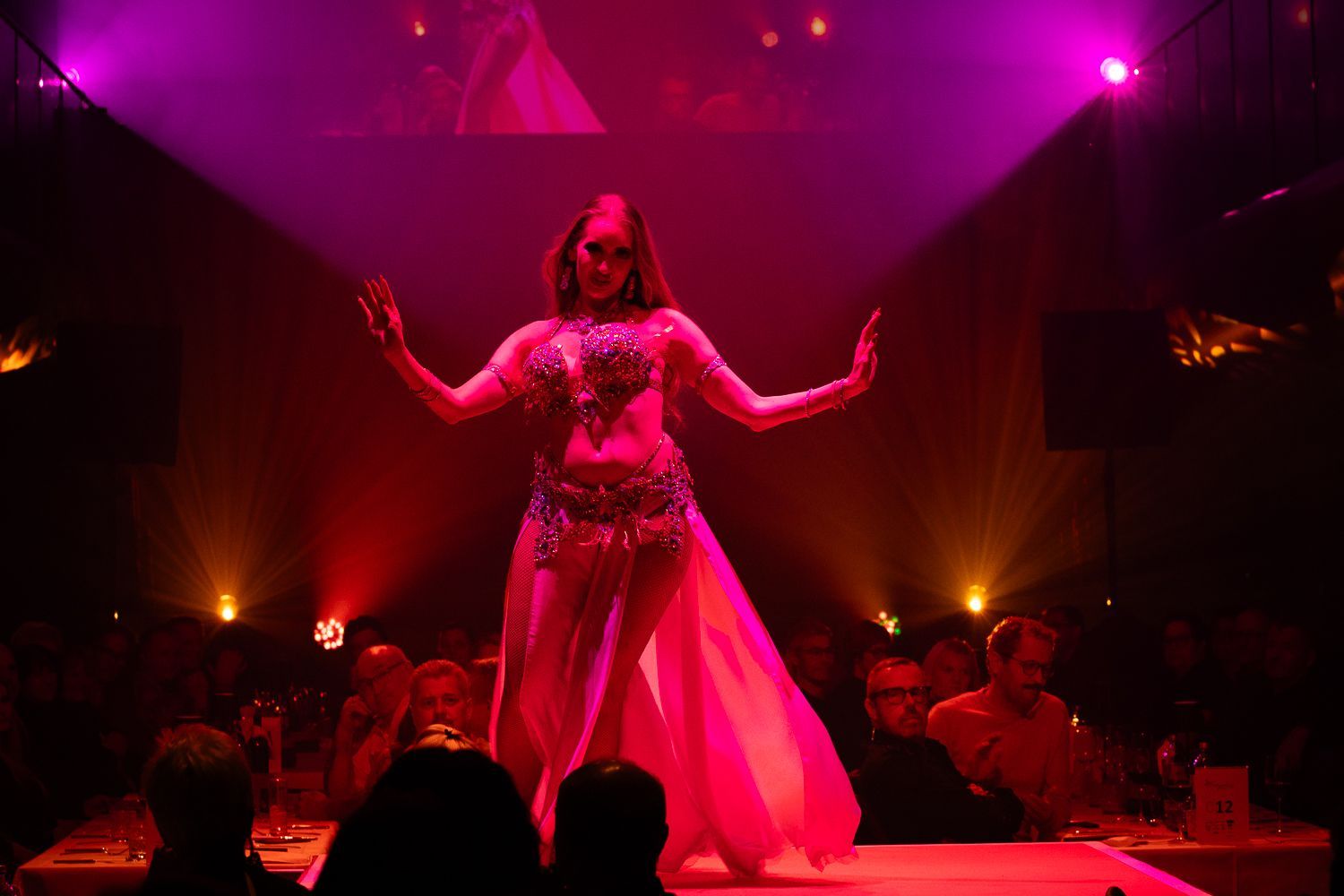 Kiliano Events - Fakir- Duo Feuershow - Akrobat - Künstler - Show - Orient Show - Bauchtanz -Bellydance