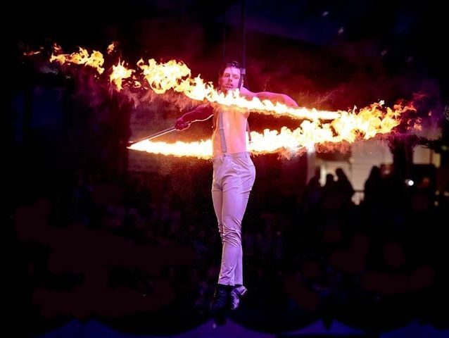 Kiliano Events - Feuershow- Duo Show - Akrobat - Künstler - Show - Tanz - Artistik - Pyro