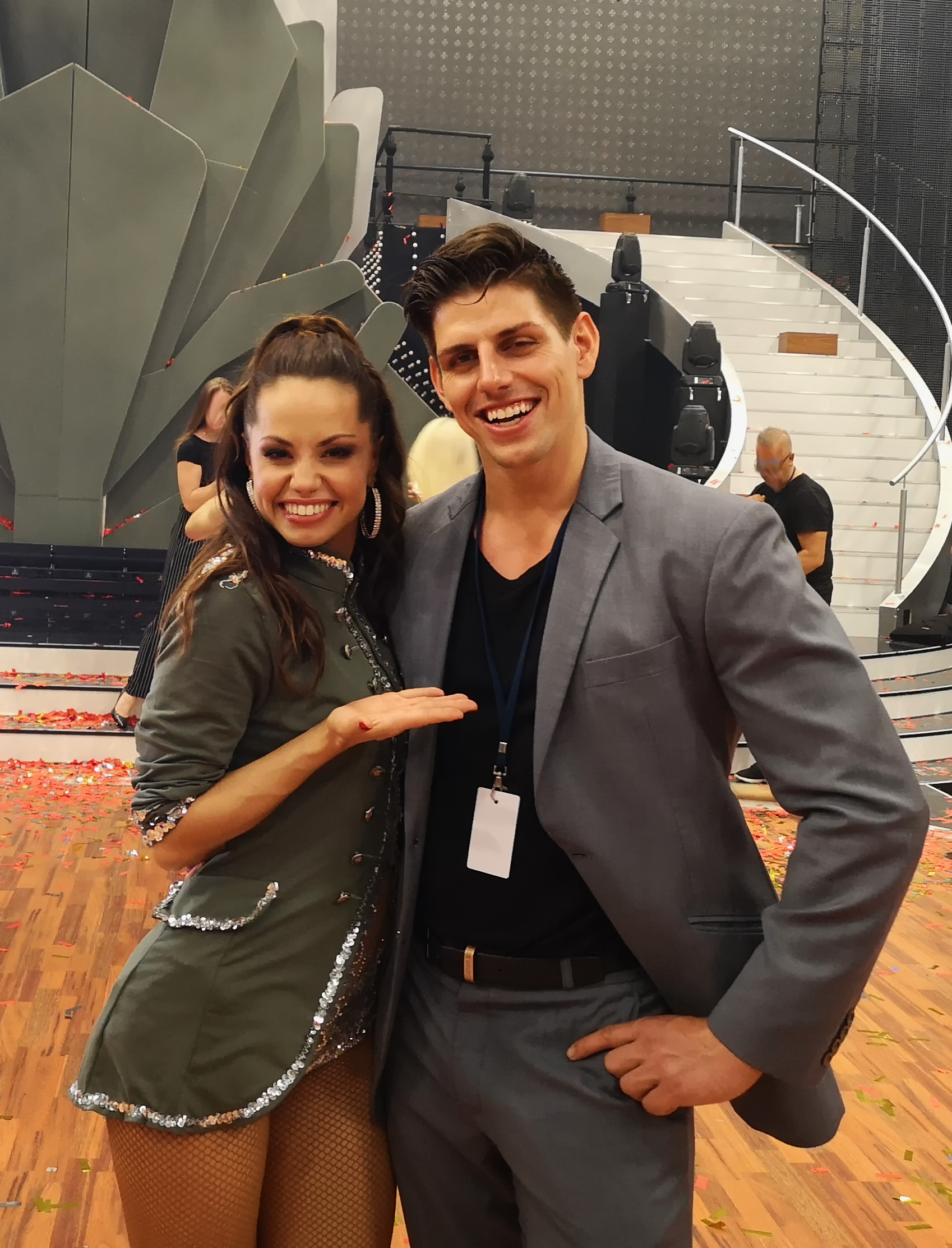 Deutschlands erfolgreichster Akrobat Chris Kiliano bei unterschiedlichen TV Auftritten. Luftakrobatik, Kraftakrobatik, Strapaten, Aerialstraps, Silks, Artistik, Zirkus, Die Grosse Chance, la france a un incroyable talent , Lets Dance, Minuta Slavy, It`s Showtime