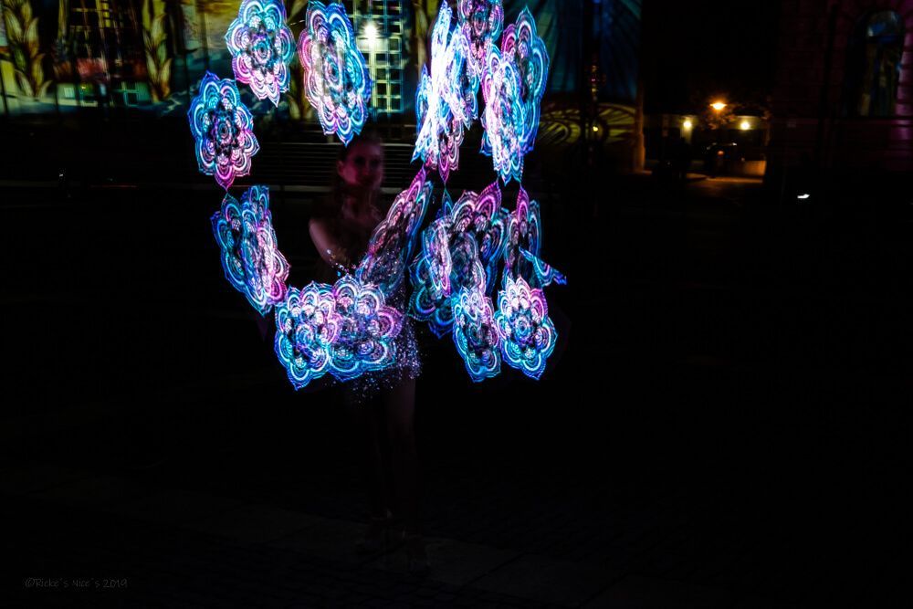 Kiliano Events - Led Show- Duo Show - Akrobat - Künstler - Show - Tanz - Artistik - lightshow -Laser