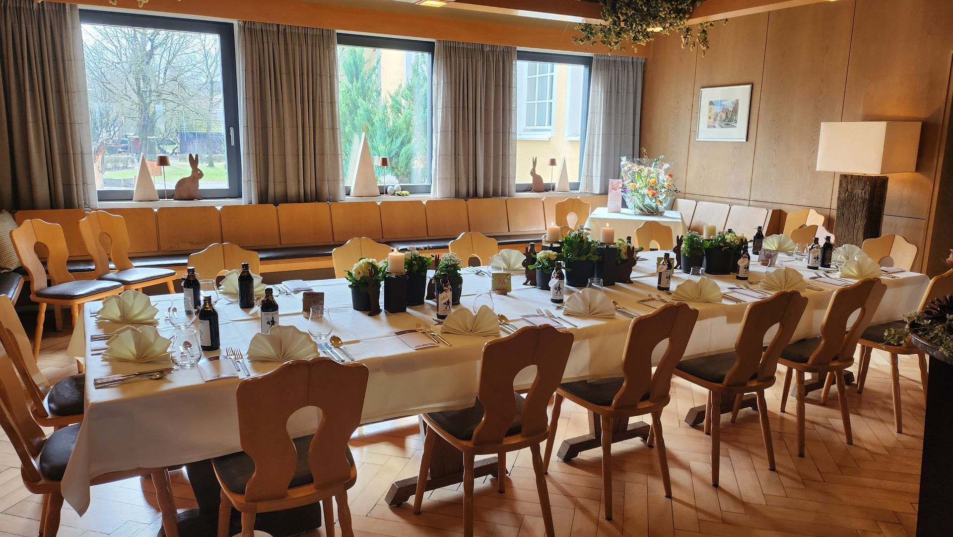 Festlich gedeckter Veranstaltungsraum im Gasthof Lamm