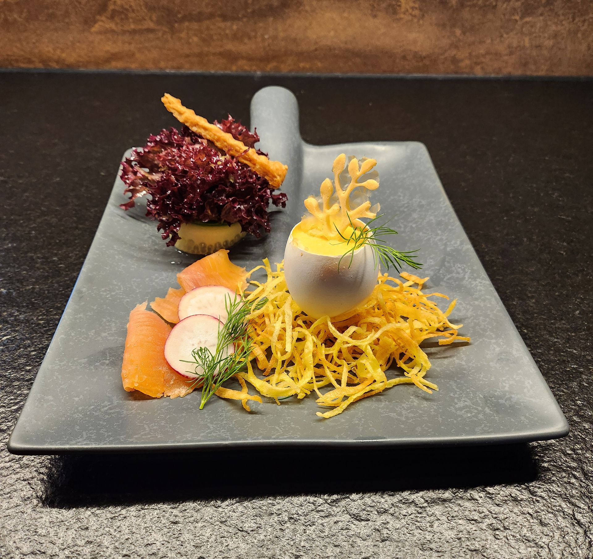 Lachsforellentatar im Osternest Ostern im Gasthof Lamm - Lachsforellentatar im Osternest