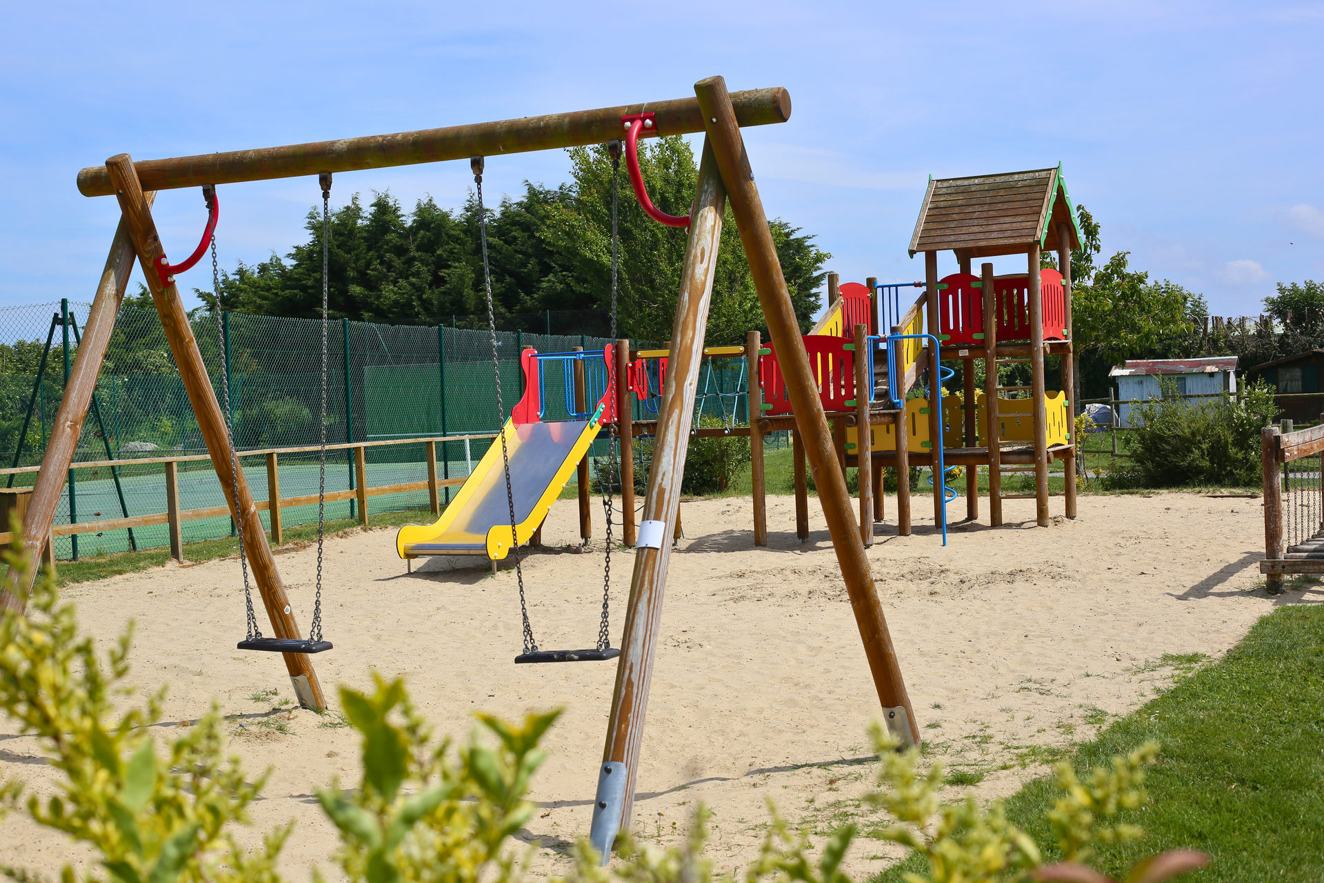camping au crotoy avec aire de jeux en baie de somme