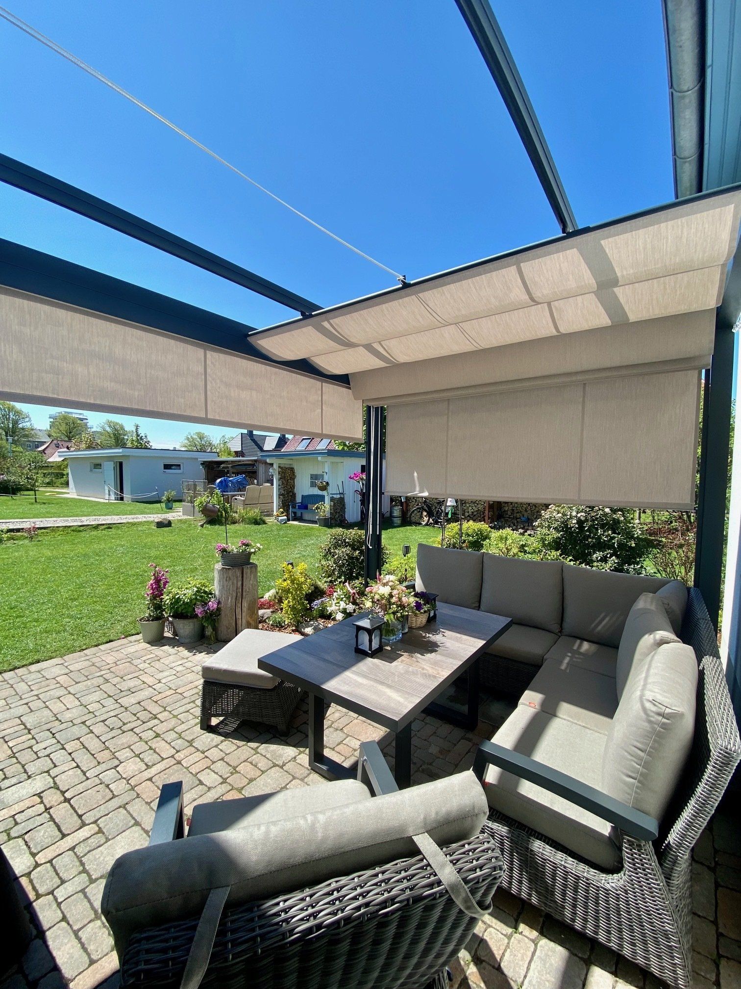 Sonnenpavillon, Pavillon mit Markisenstoffdach